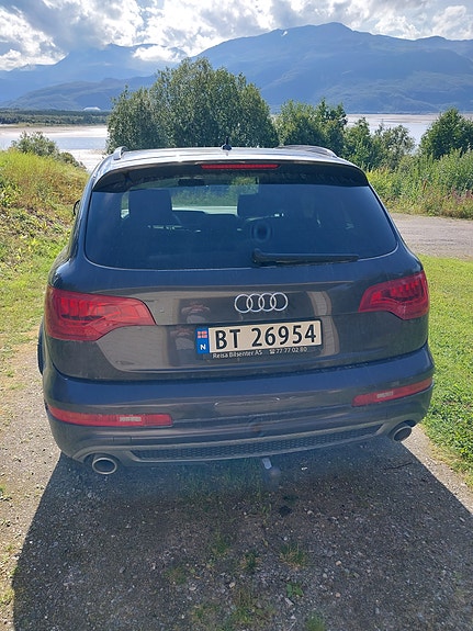 Audi Q7 3 of 5