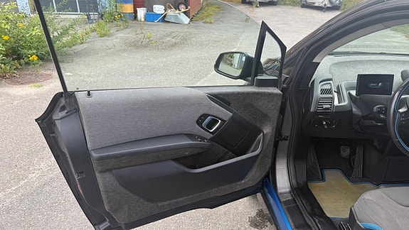 BMW i3 9 of 11