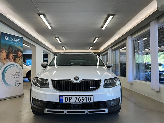 Skoda Octavia Scout 4 of 5