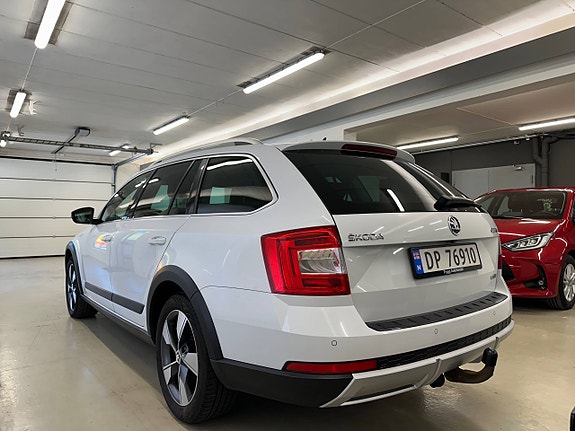 Skoda Octavia Scout 5 of 5