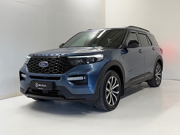 Ford Explorer 4 of 5