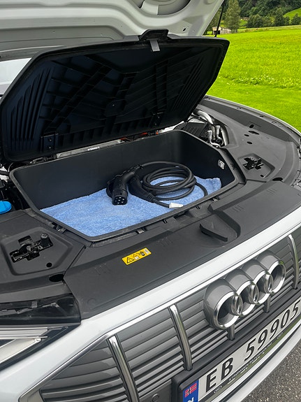 Audi e-tron 17 of 23