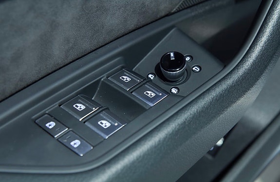 Audi e-tron 20 of 23