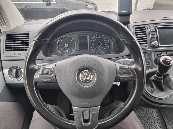 Volkswagen Multivan 26 of 30