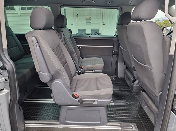 Volkswagen Multivan 20 of 30