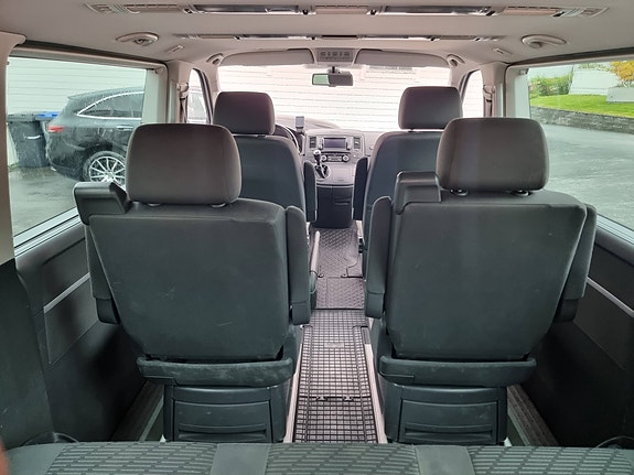 Volkswagen Multivan 24 of 30