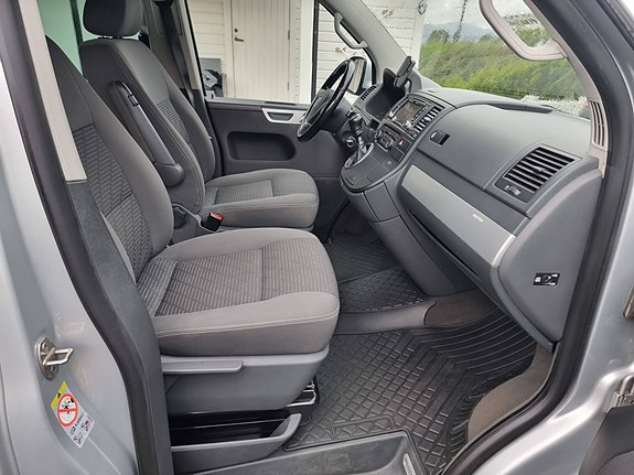 Volkswagen Multivan 19 of 30