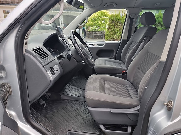 Volkswagen Multivan 14 of 30