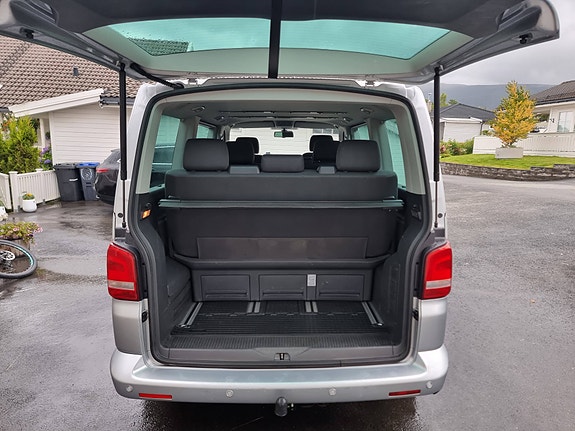 Volkswagen Multivan 22 of 30