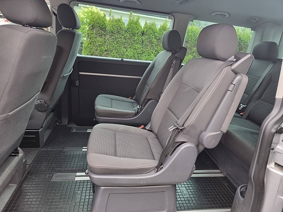 Volkswagen Multivan 15 of 30