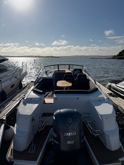 Ibiza 811 Touring m/ Autopilot m.m reg i skipsregisteret og kan belånes 4 of 5
