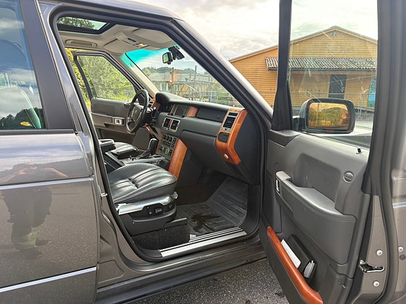 Land Rover Range Rover 13 of 14