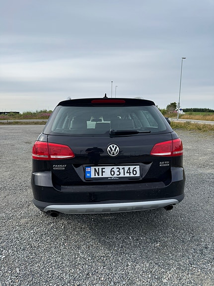 Volkswagen Passat 3 of 5