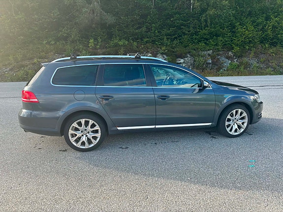 Volkswagen Passat Alltrack 5 of 30