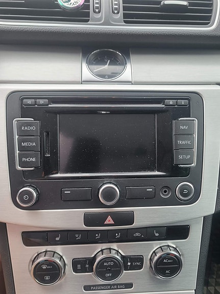 Volkswagen Passat Alltrack 16 of 30