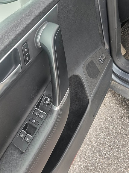 Volkswagen Passat Alltrack 14 of 30