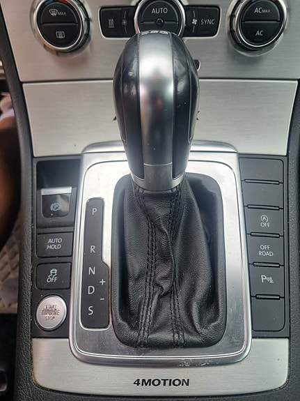 Volkswagen Passat Alltrack 15 of 30