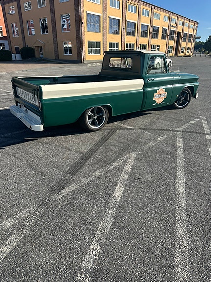 Chevrolet C10 2 of 15