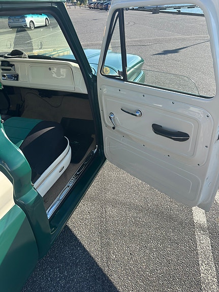 Chevrolet C10 3 of 15