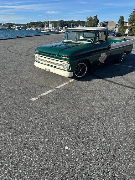 Chevrolet C10 9 of 15