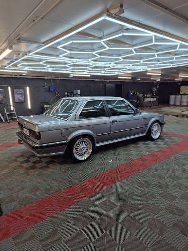 BMW 325iX 4 of 5