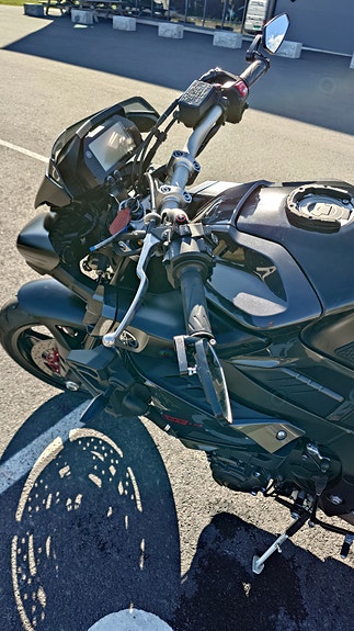 Yamaha MT-10 11 of 13