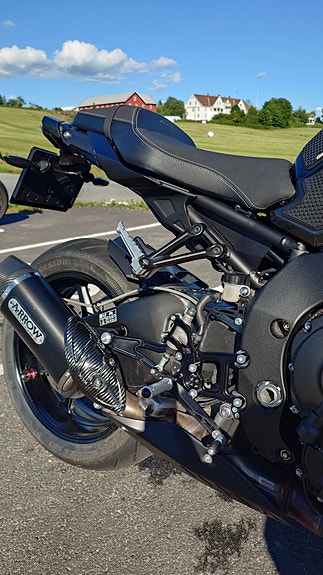 Yamaha MT-10 6 of 13