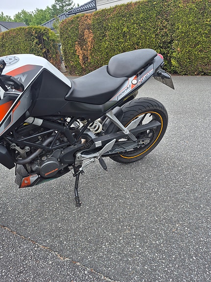KTM 125 Duke 9 of 12