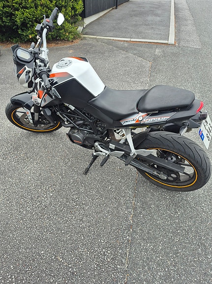 KTM 125 Duke 7 of 12