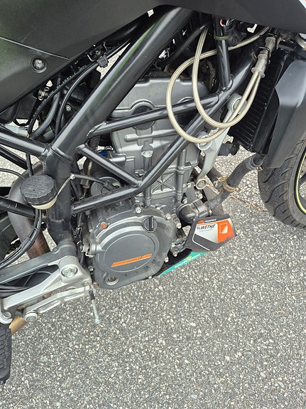 KTM 125 Duke 3 of 12