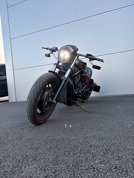 Harley-Davidson VRSCDX Night Rod Special 3 of 10