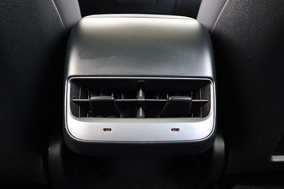 Tesla Model 3 19 of 28