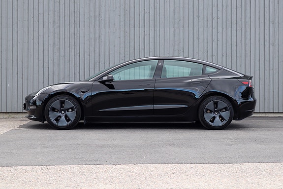 Tesla Model 3 6 of 28