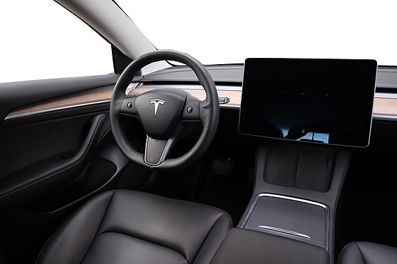 Tesla Model 3 16 of 28