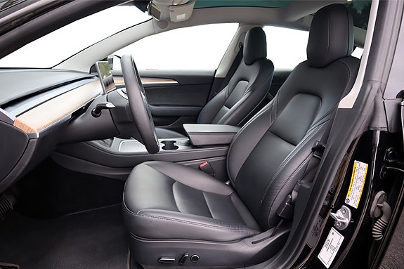 Tesla Model 3 13 of 28