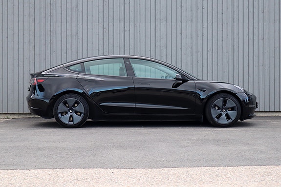 Tesla Model 3 5 of 5