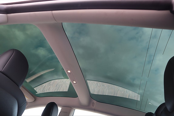 Tesla Model 3 27 of 28