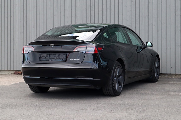 Tesla Model 3 7 of 28