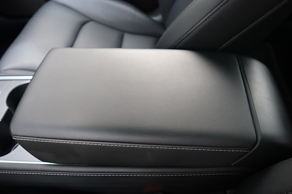 Tesla Model 3 20 of 28