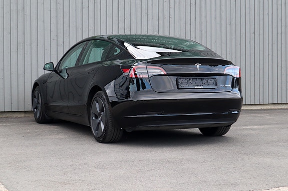 Tesla Model 3 8 of 28