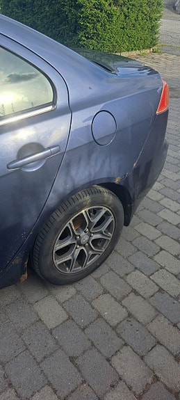 Mitsubishi Lancer 3 of 9