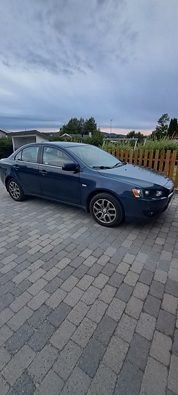 Mitsubishi Lancer 2 of 9