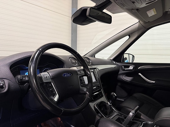 Ford S-MAX 21 of 30