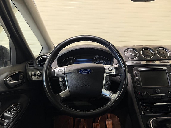Ford S-MAX 18 of 30