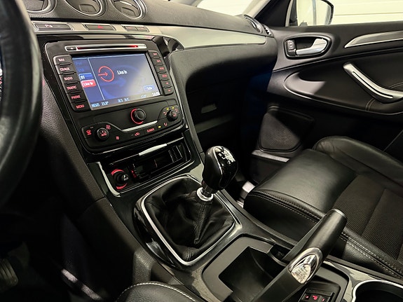 Ford S-MAX 25 of 30