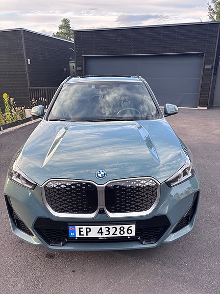 BMW iX1 5 of 5