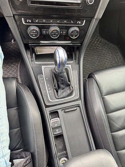 Volkswagen Golf VII 17 of 21