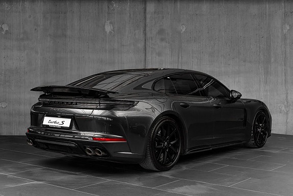 Porsche Panamera 7 of 30