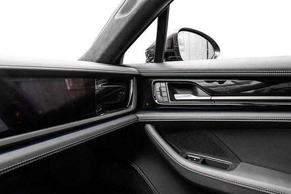 Porsche Panamera 19 of 30