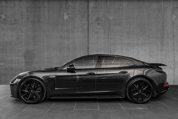 Porsche Panamera 2 of 5